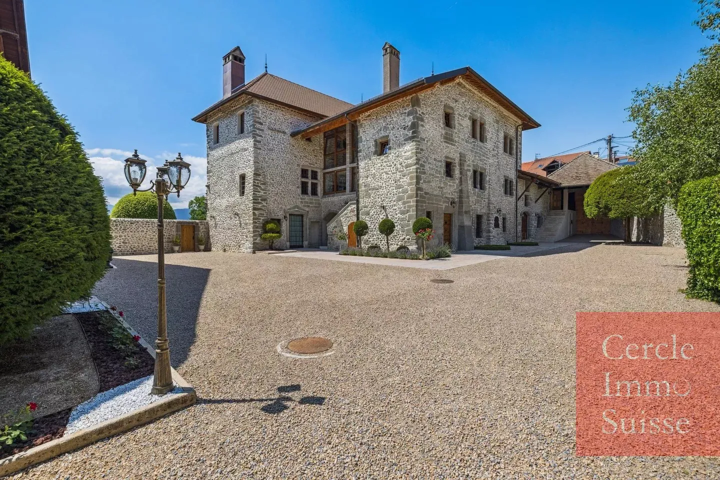 Exceptional 16th Century Château Fully Renovated – Prestige Property - Photo 5 of 13