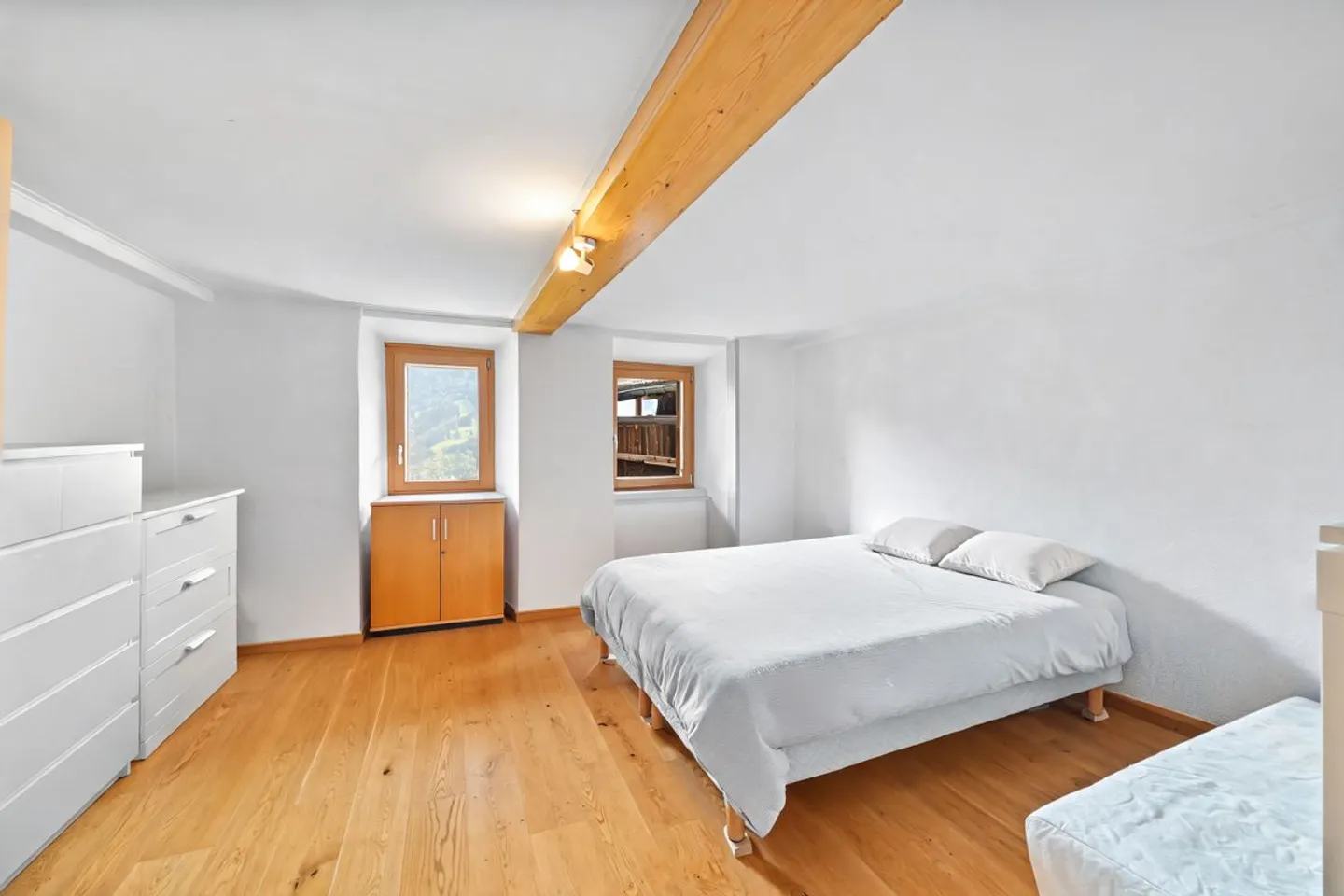 IMMEUBLE MIXTE OFFRANT DIVERSES POSSIBILITÉS D'UTILISATION- A SAISIR! - Foto 11 di 13