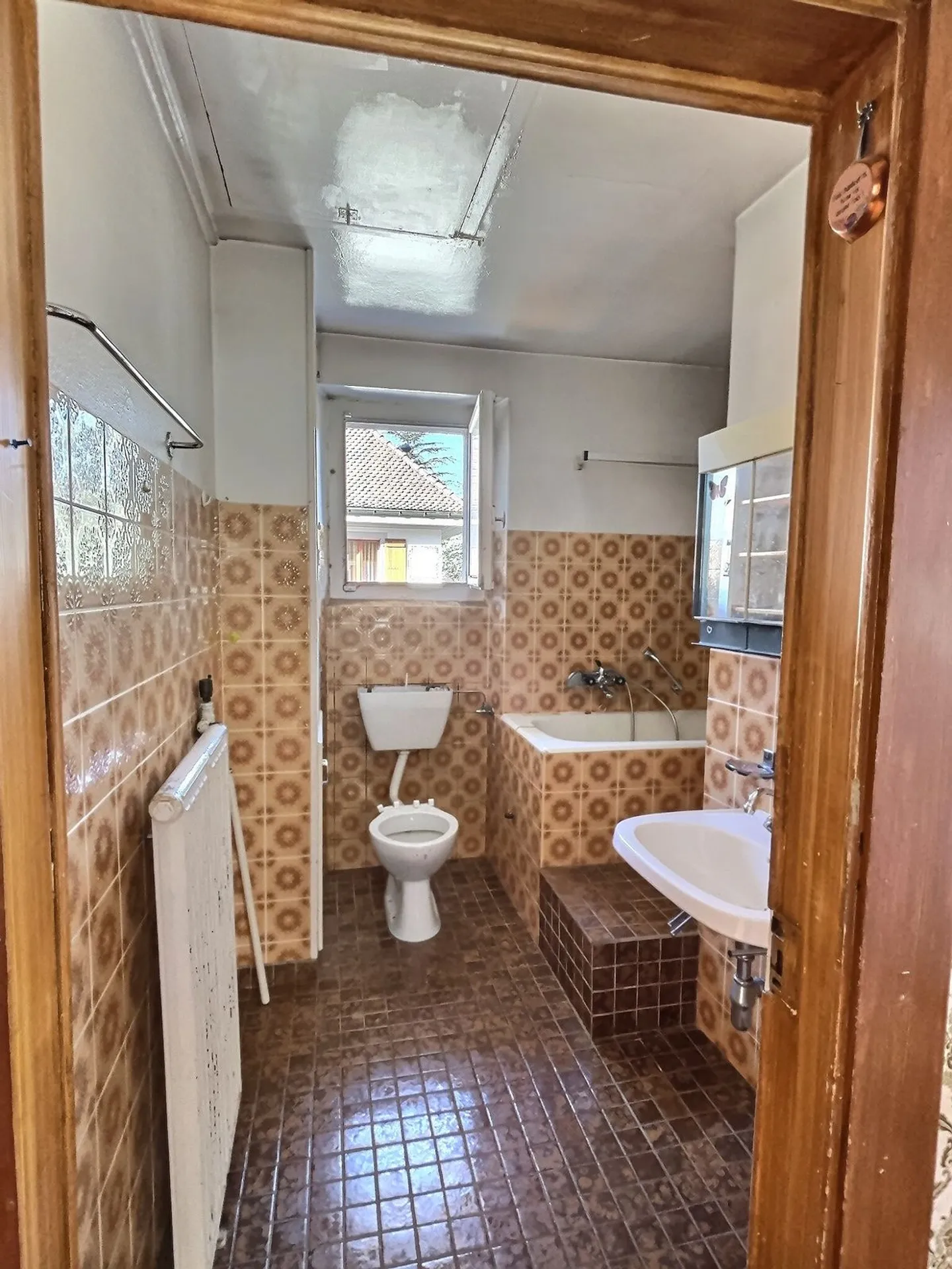 25 36 Villa to renovate Lavey-Village. - Photo 8 of 11