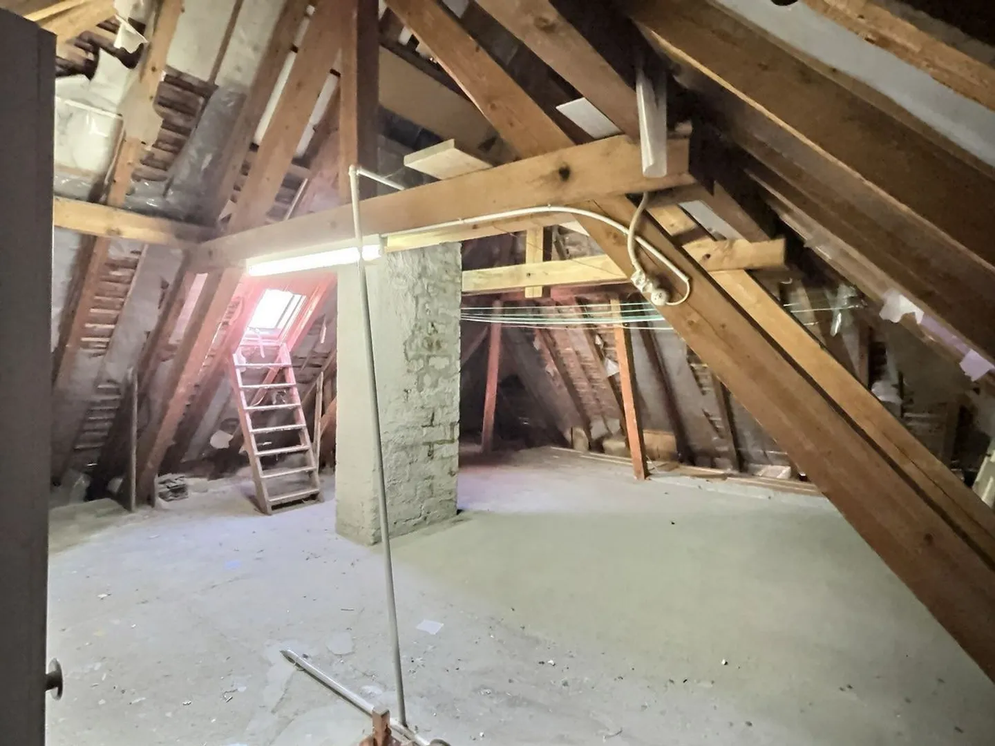 25 36 Villa to renovate Lavey-Village. - Photo 9 of 11