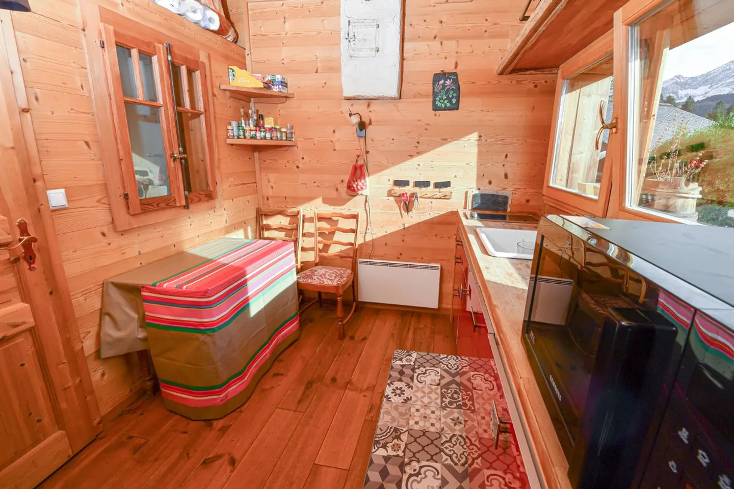 Arveyes semi-chalet with unobstructed view, garden, balconies - Photo 10 of 11