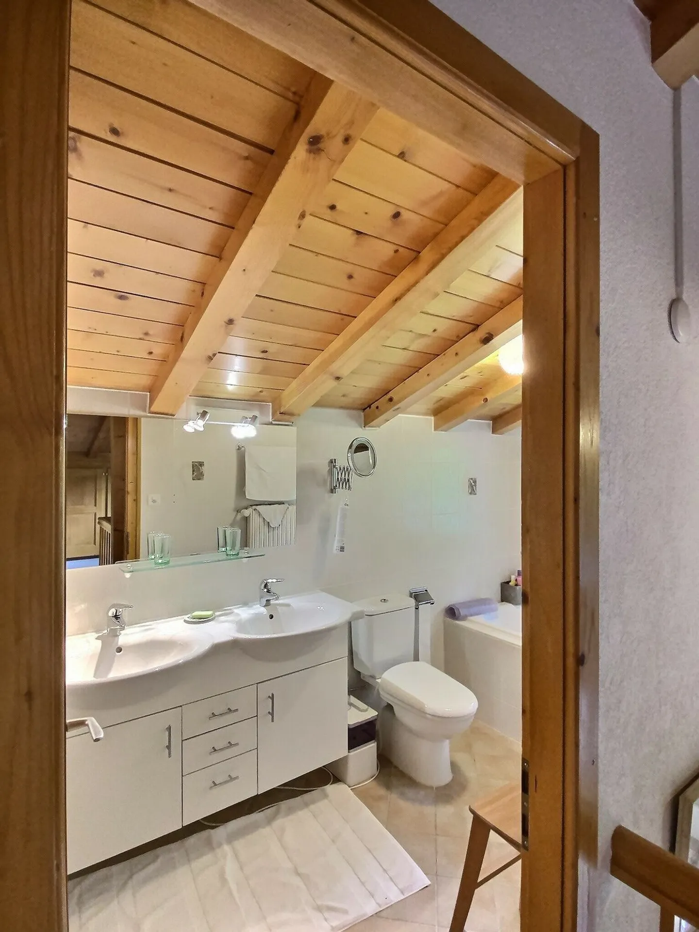 Magnificent chalet in a green setting, guaranteed charm - Photo 13 of 13
