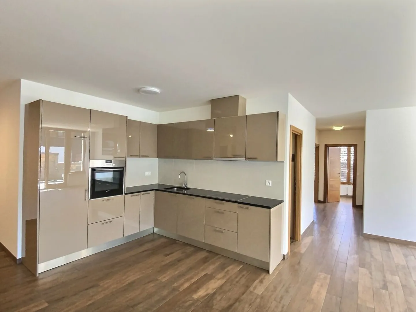 Bright 4.5-room apartment with terrace in Chesières in the PPE Soleil - Photo 4 of 10