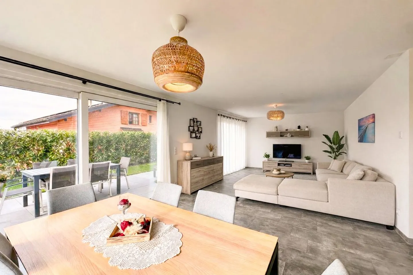 Villa jumelée moderne - Photo 3 sur 13