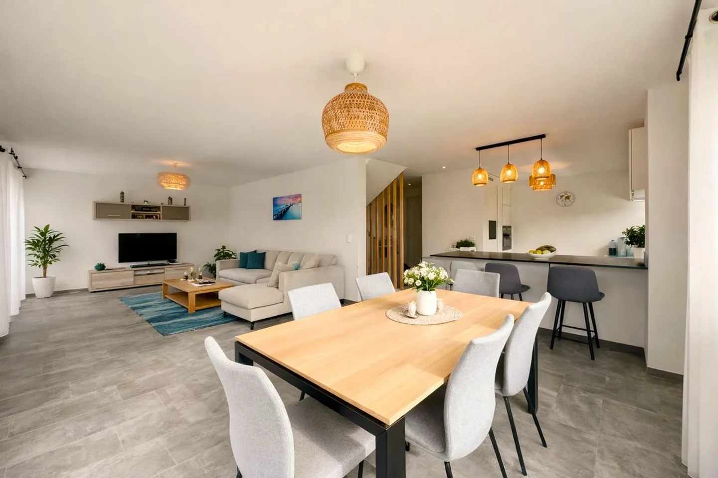 Villa jumelée moderne - Photo 2 sur 13