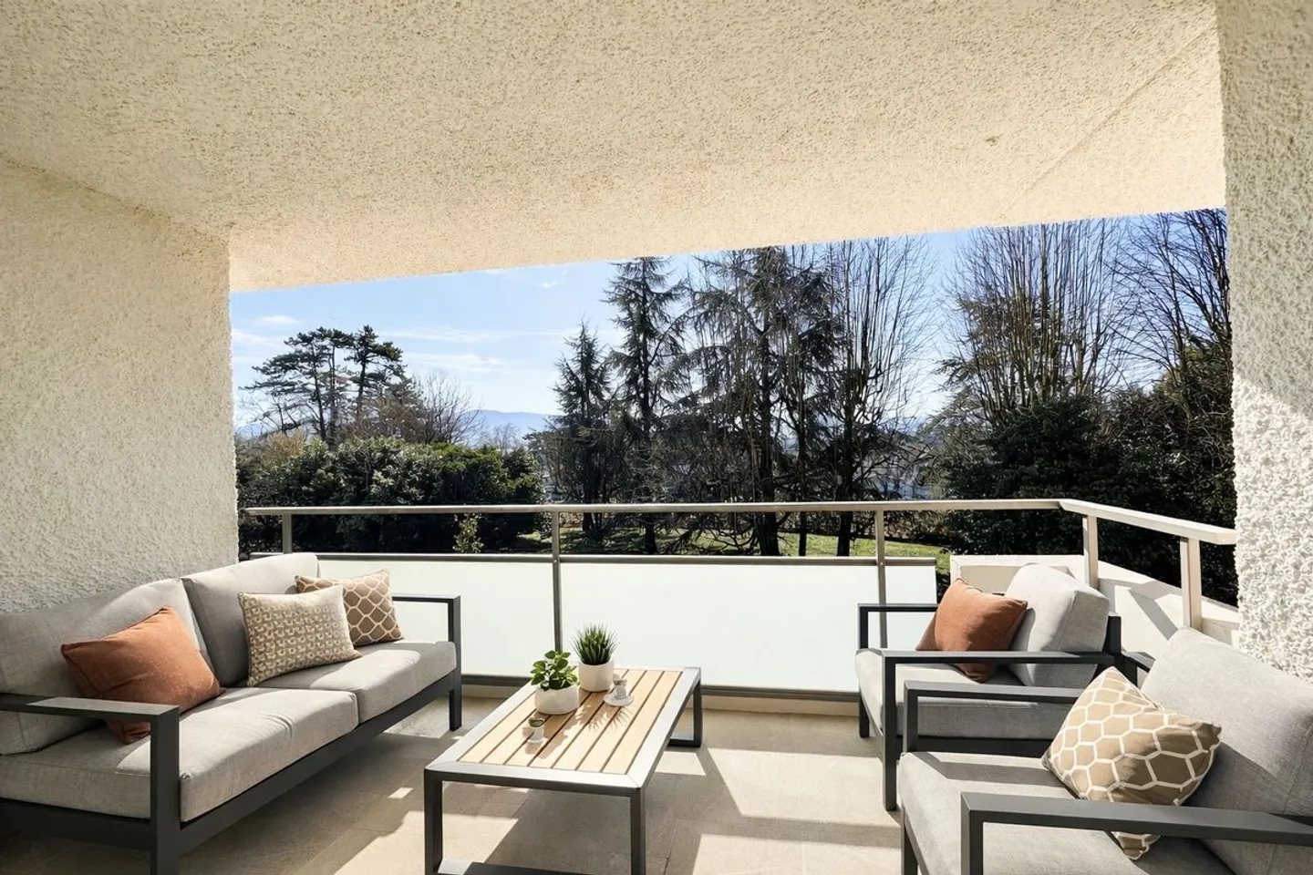 2,5 pièces dans un écrin de verdure à deux pas de la gare - Photo 1 sur 12