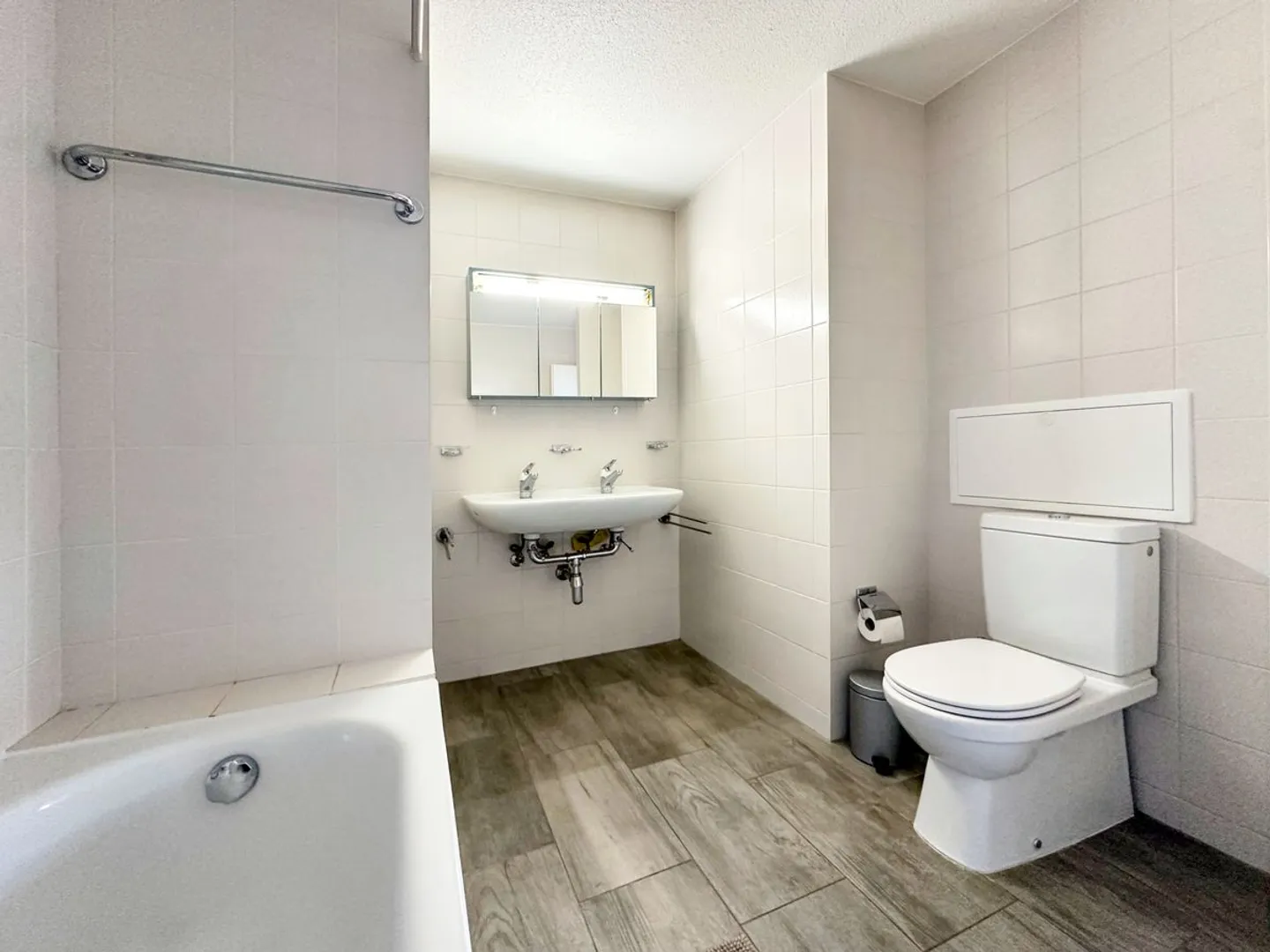 Family house with 5.5 rooms + basement - Photo 9 of 13