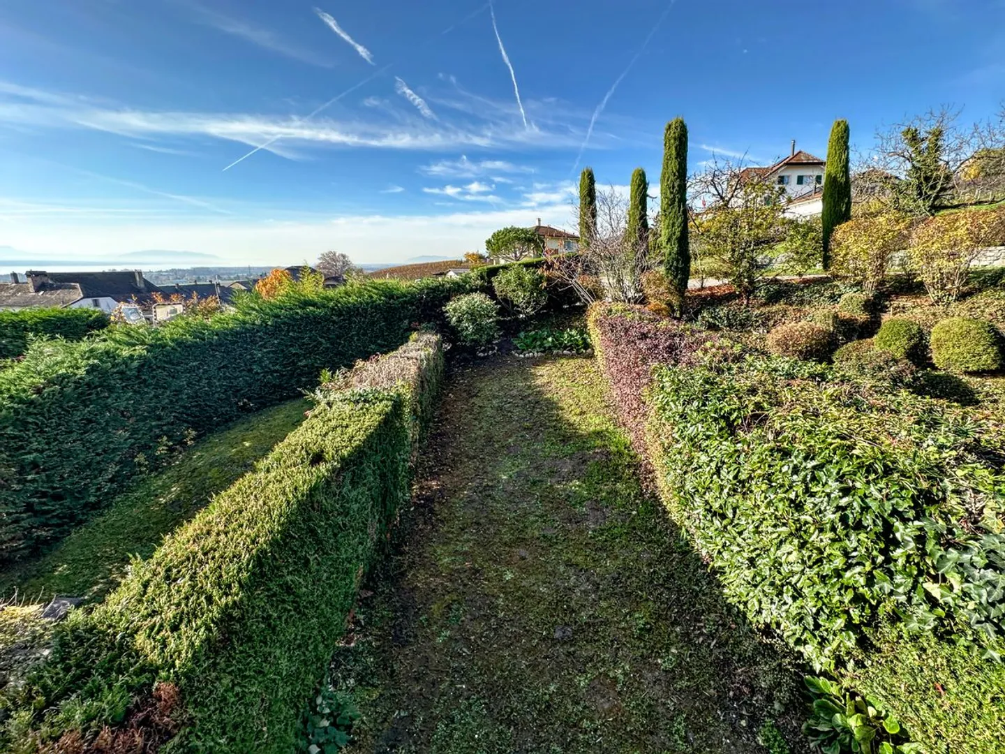 Family house with 5.5 rooms + basement - Photo 8 of 13