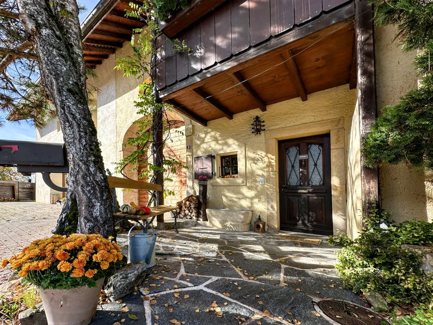 Chevilly - Charming mini-mansion in the heart of the village - Photo 1 of 13