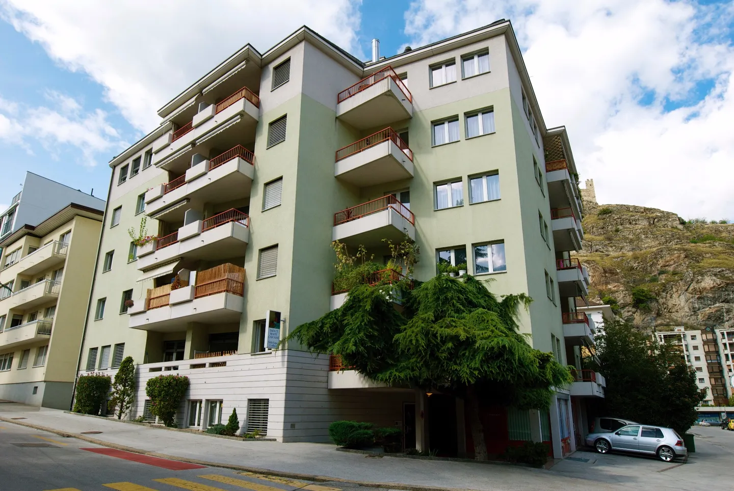 Sion, centre ville, 2 pièces au 2e étage avec balcon sud - Photo 1 sur 6