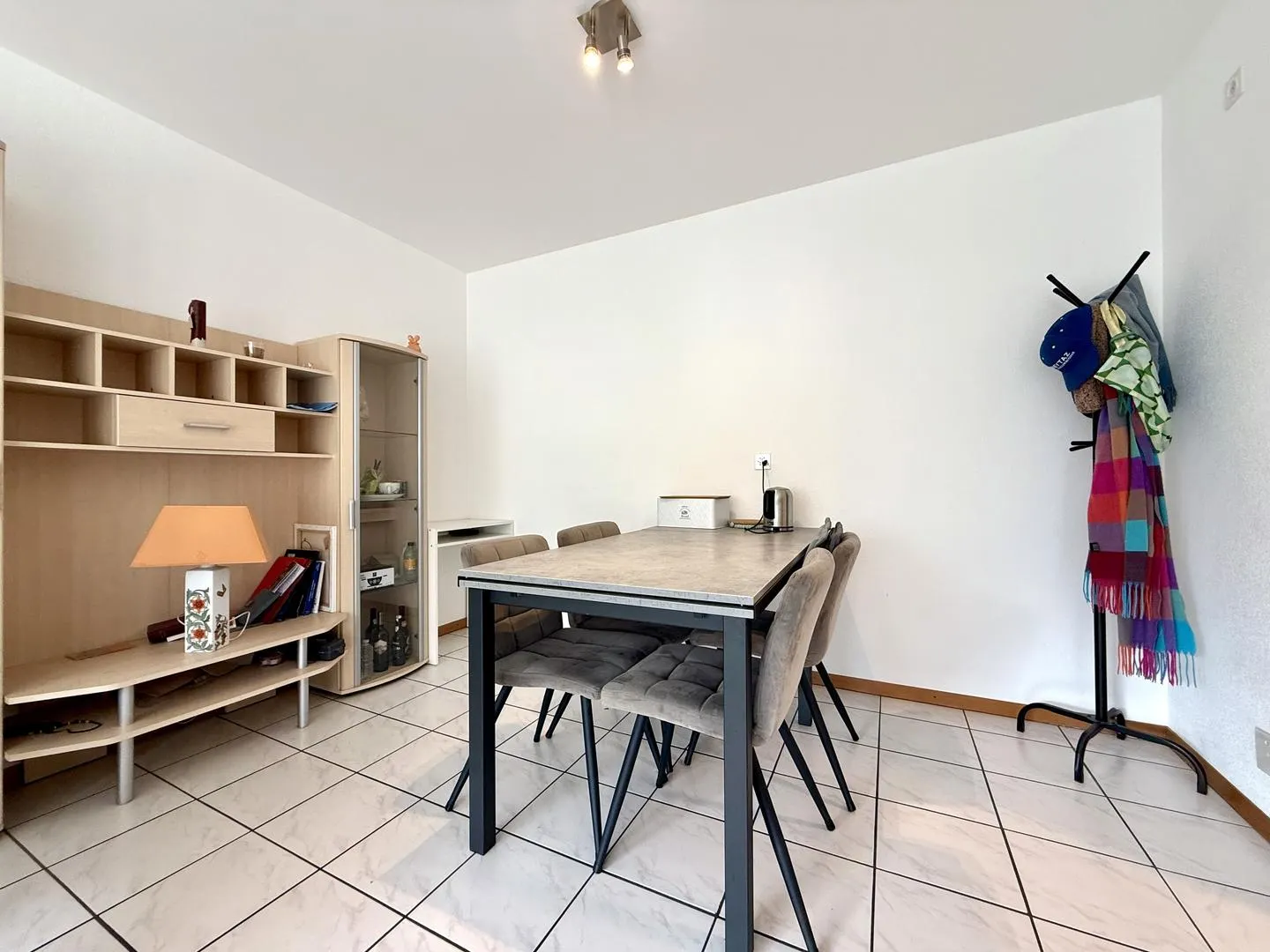 Appartement Charmant avec Balcon - Photo 3 sur 7