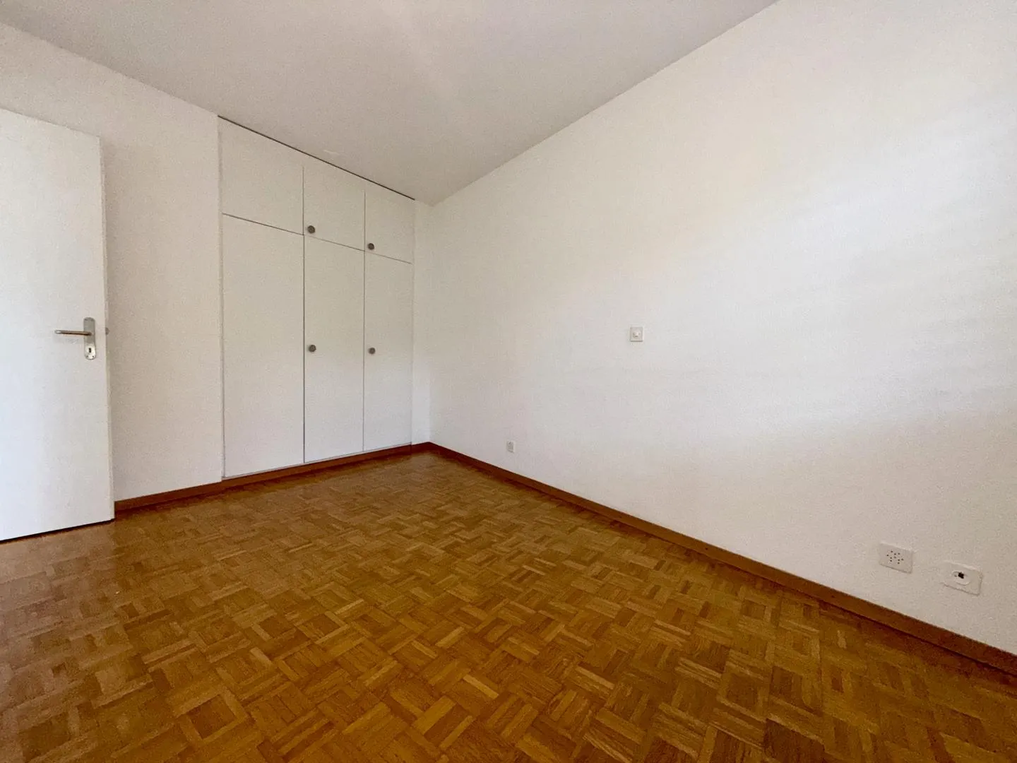 Sion, city center, 2 rooms on the 2nd floor with south balcony - Photo 5 of 6