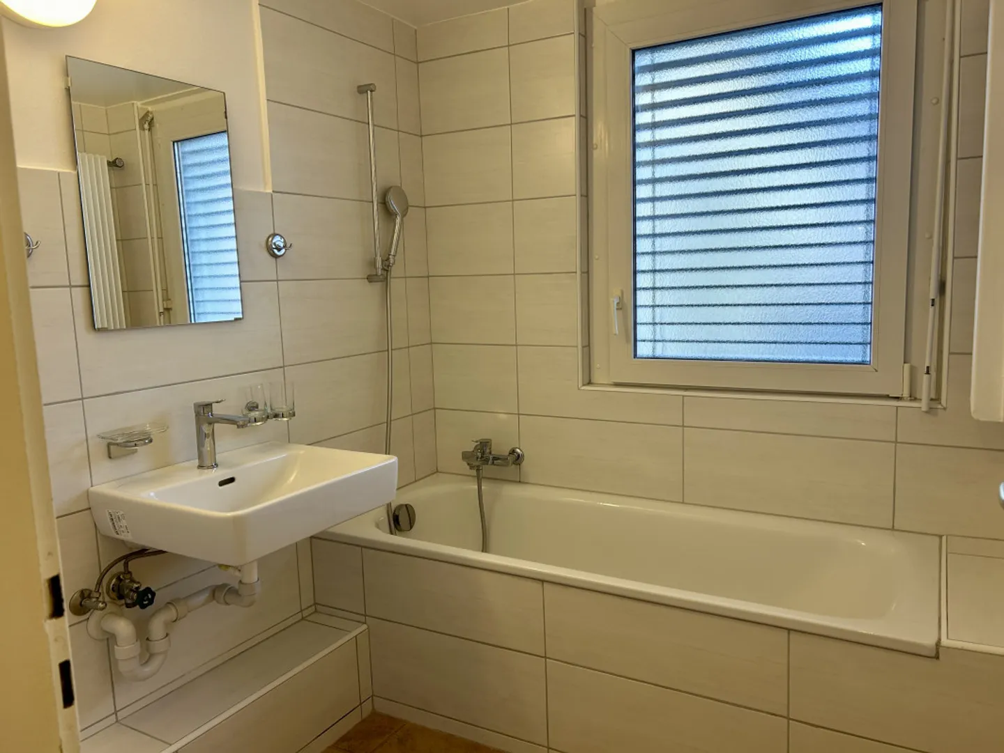 Spacious 4-room apartment with terrace - Photo 4 of 5