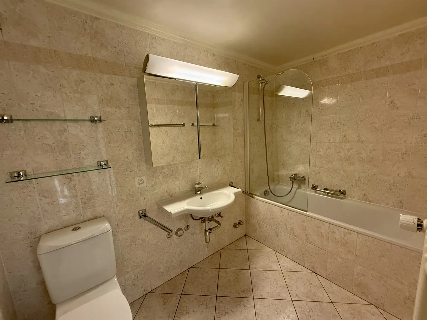 Florissant - Schönes 4-Zimmer-Wohnung auf der 6. Etage - Foto 7 von 8