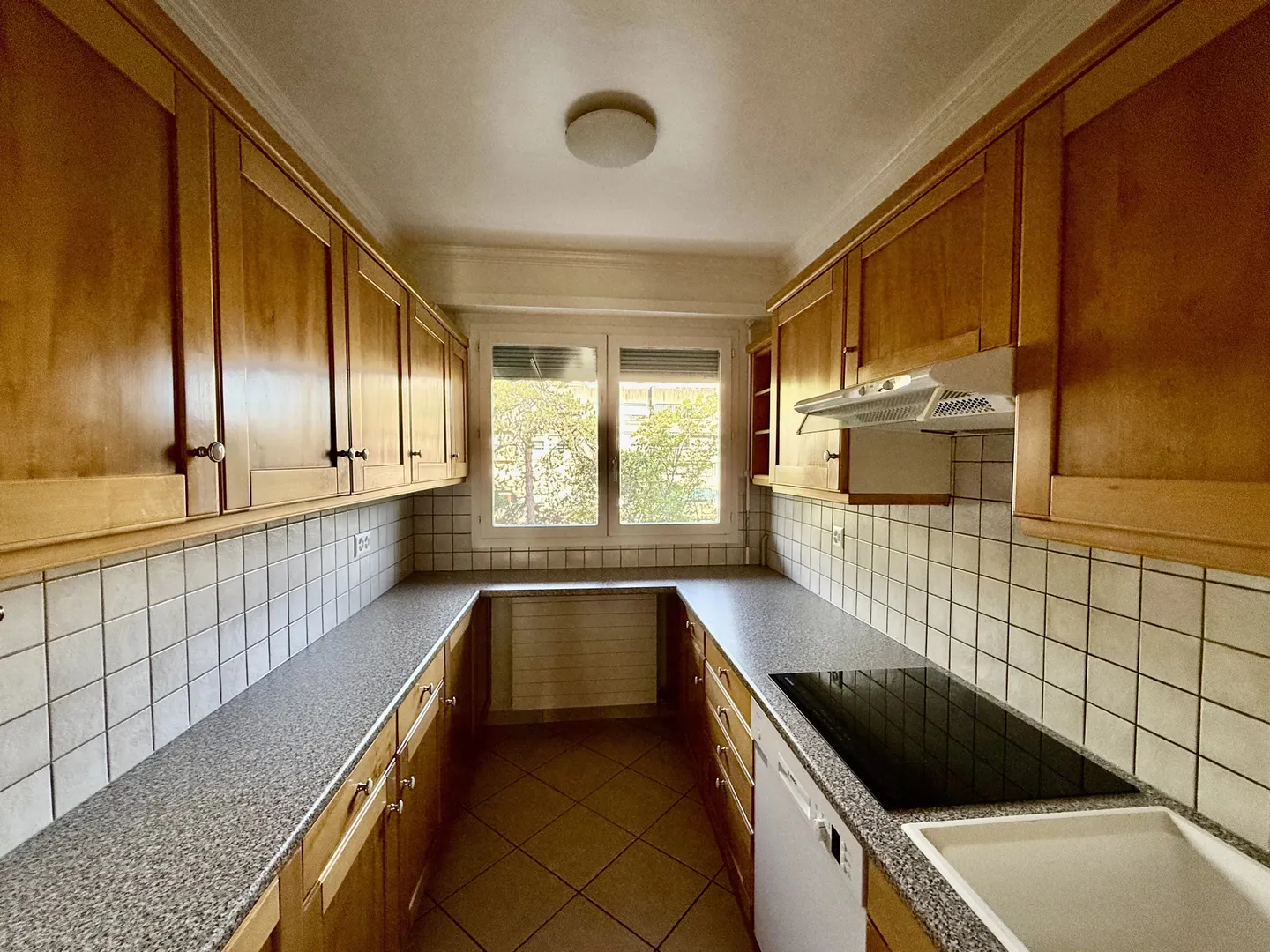 Florissant - Schönes 4-Zimmer-Wohnung auf der 6. Etage - Foto 6 von 8