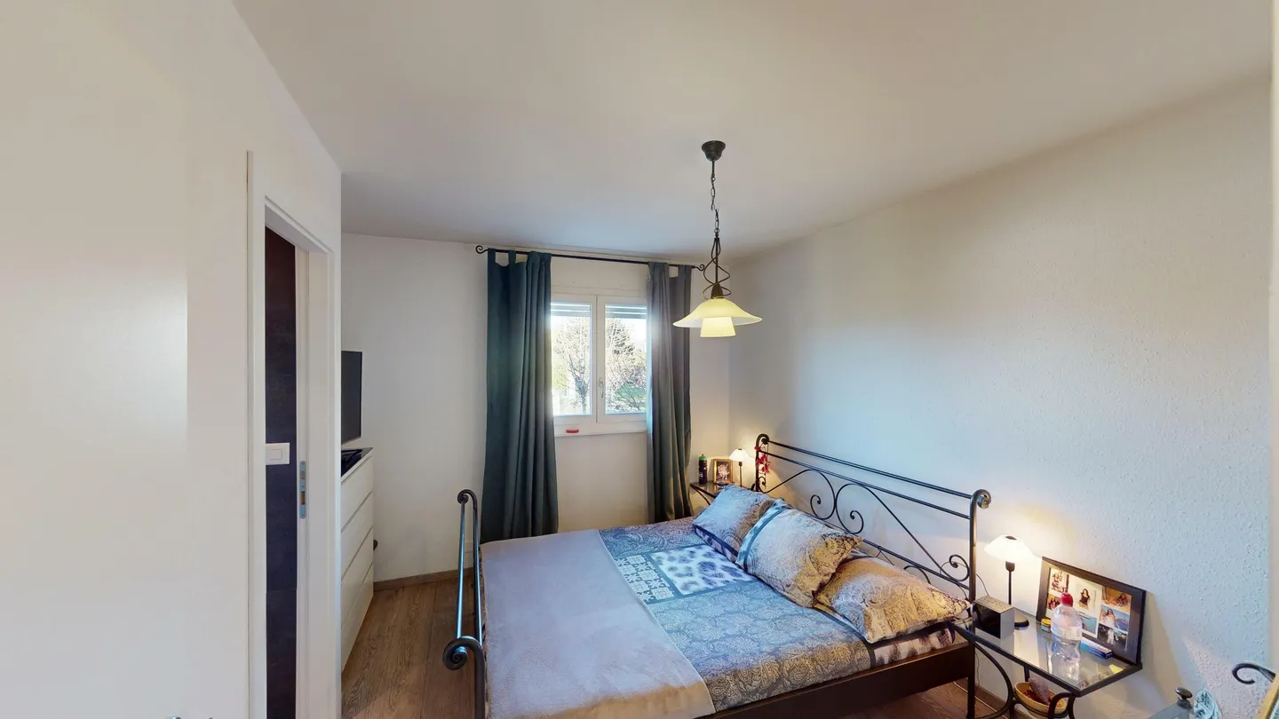 Duplex mansardé 5.5 pièces très lumineux - Photo 5 sur 5