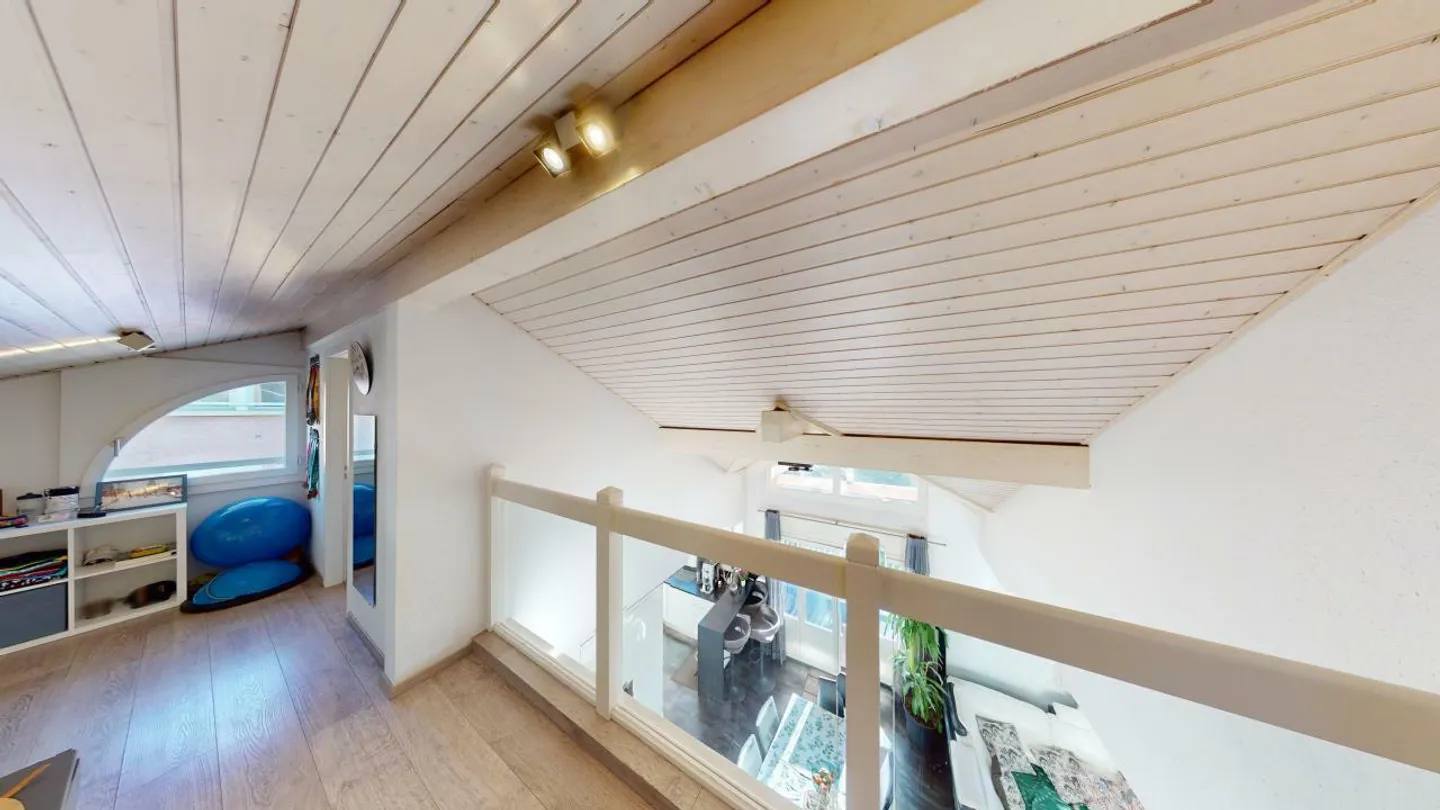 Duplex mansardé 5.5 pièces très lumineux - Photo 4 sur 5