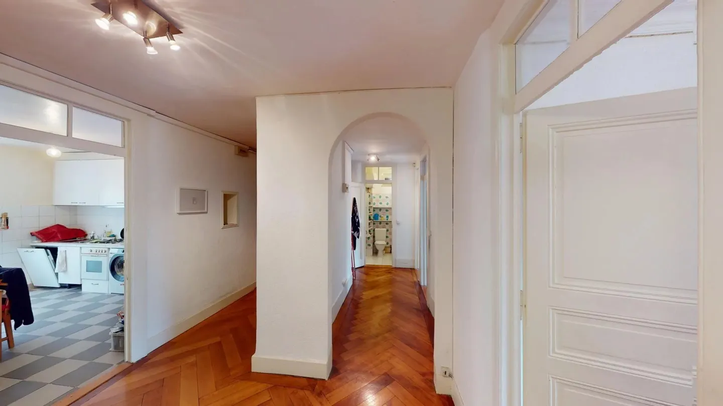 Charming Duplex and Apartment Lot - Photo 5 of 13