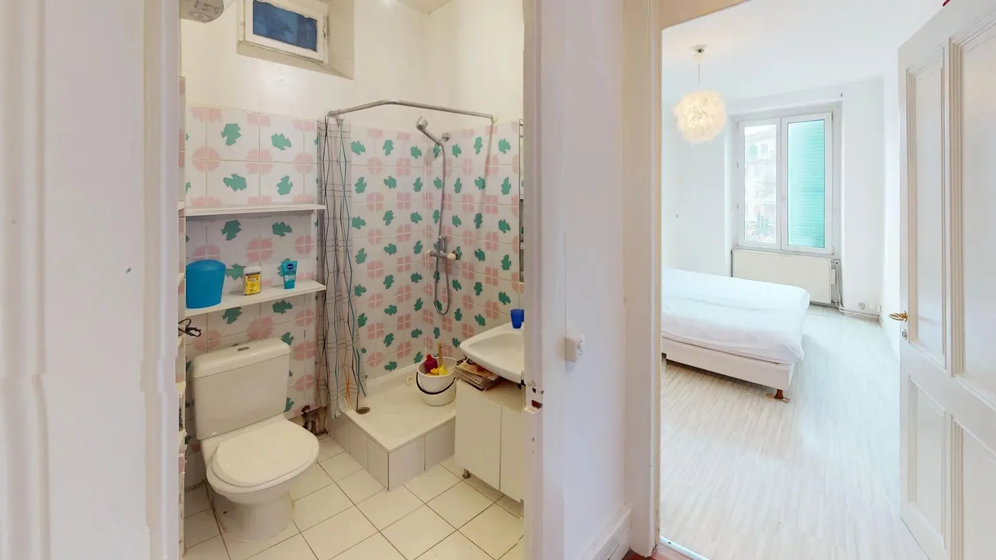 Charming Duplex and Apartment Lot - Photo 7 of 13