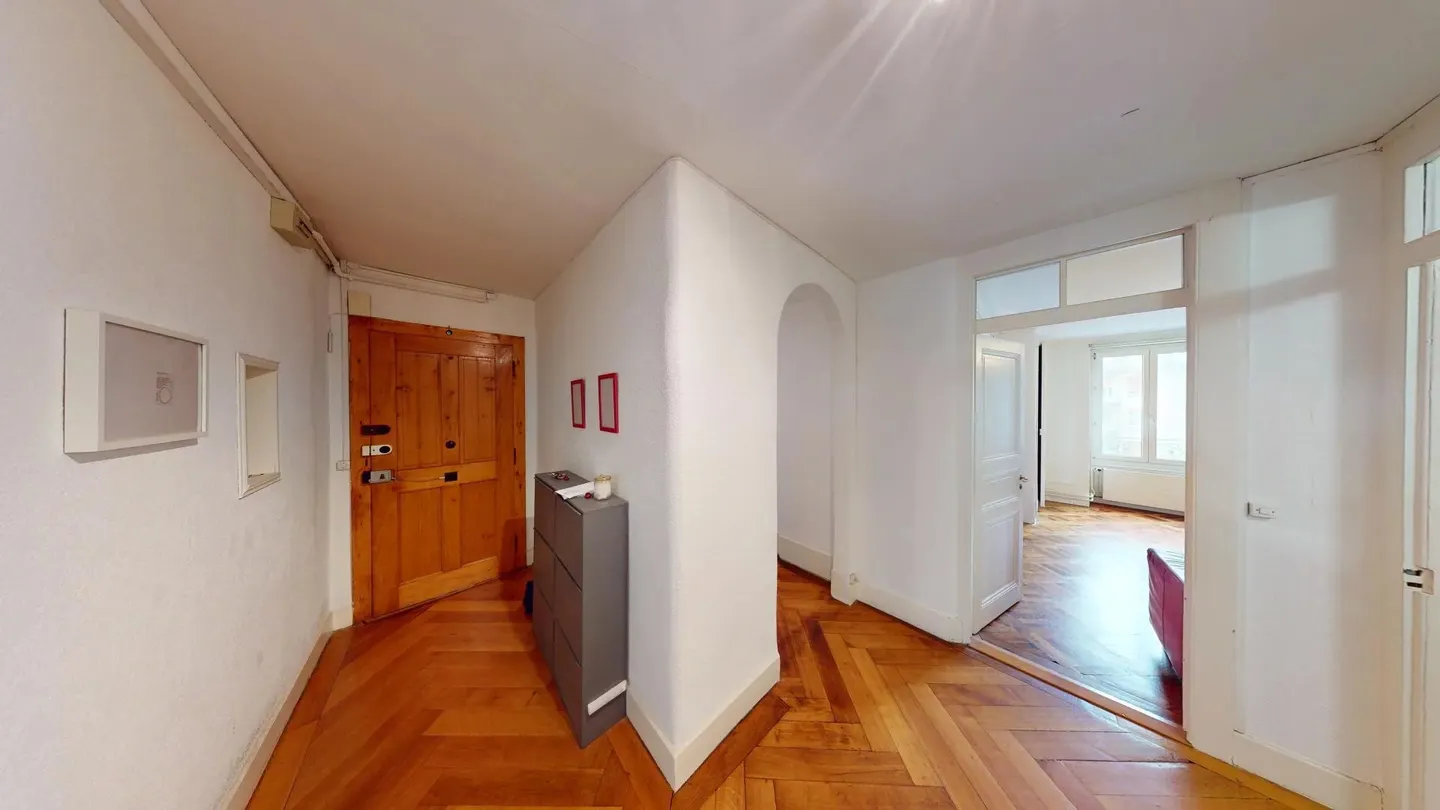 Charming Duplex and Apartment Lot - Photo 6 of 13