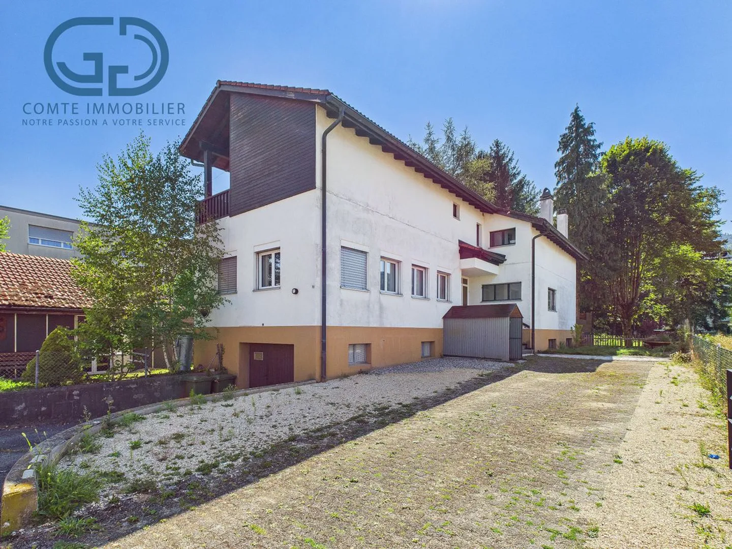 Residential building with exceptional yield over 7.5% - Photo 1 of 8