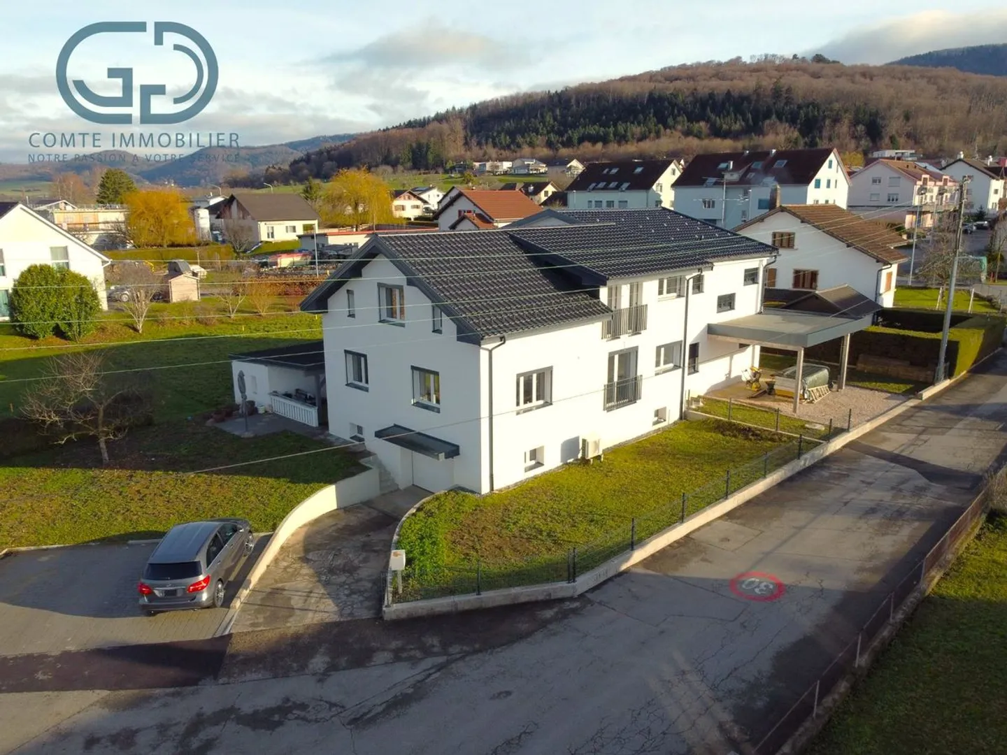 Renovierte Doppelhaushälfte mit 7 Zimmern - Foto 2 von 13