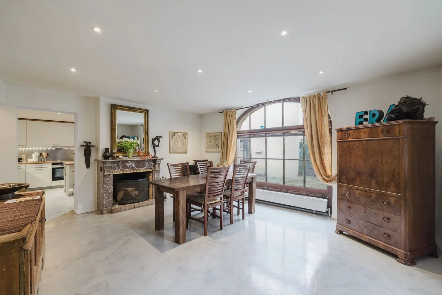 CHARACTER HOUSE IN THE HEART OF THE VILLAGE OF VEYRIER - Photo 4 of 10