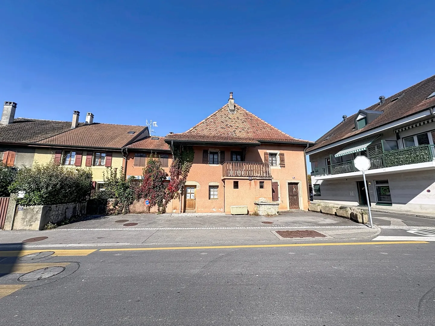 MEINIER - SET OF THREE VILLAGE HOUSES TO RENOVATE - Photo 1 of 7