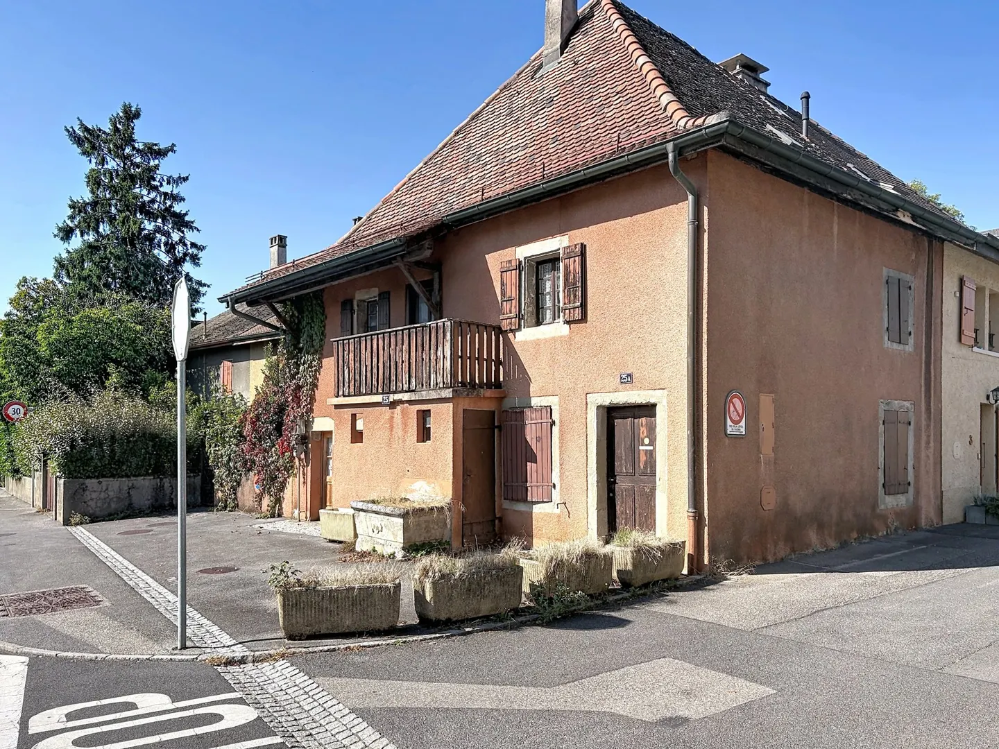 MEINIER - SET OF THREE VILLAGE HOUSES TO RENOVATE - Photo 2 of 7