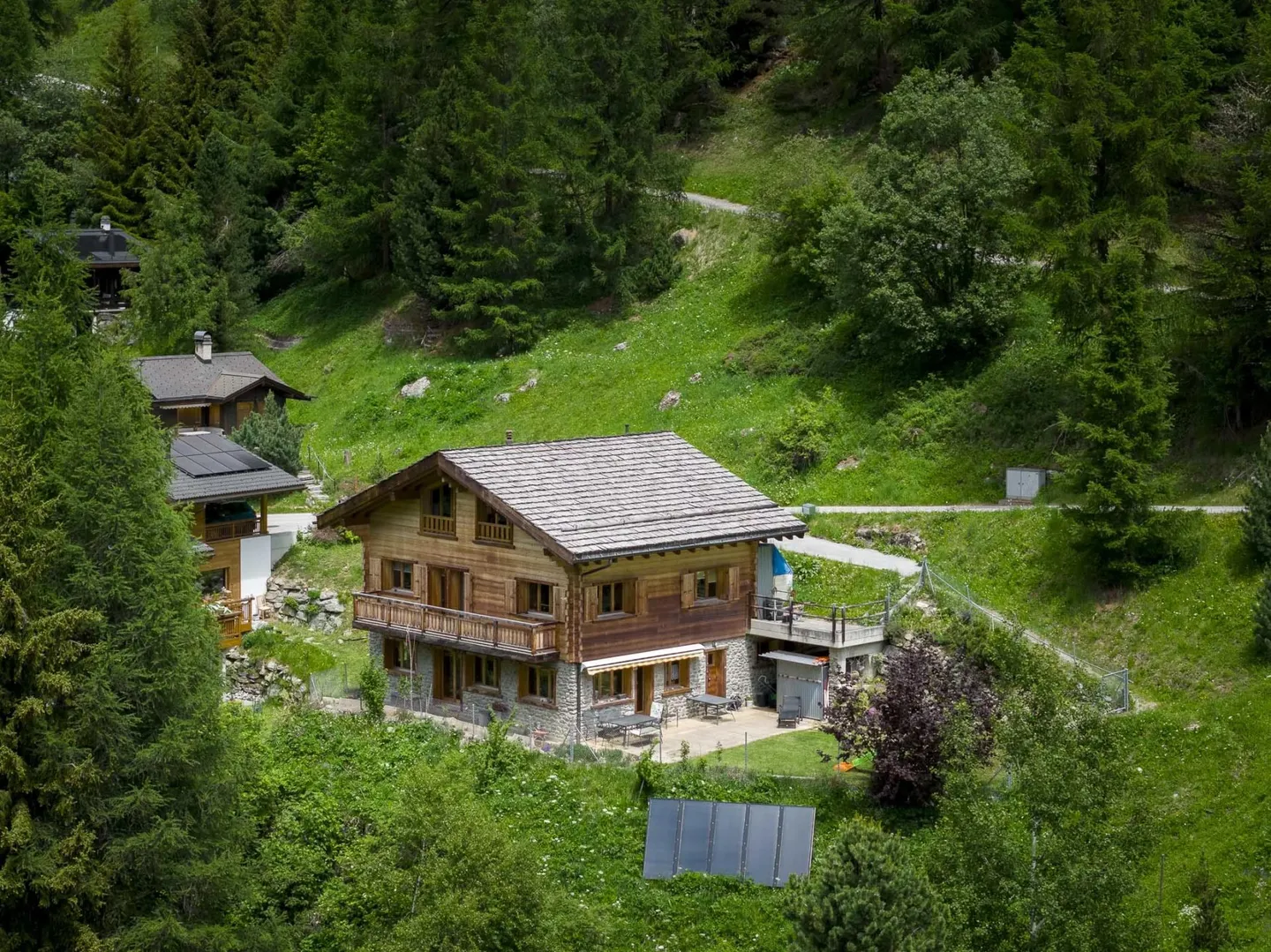 Chalet Evêque – Un Havre ensoleillé face aux Sommets - Foto 1 von 13