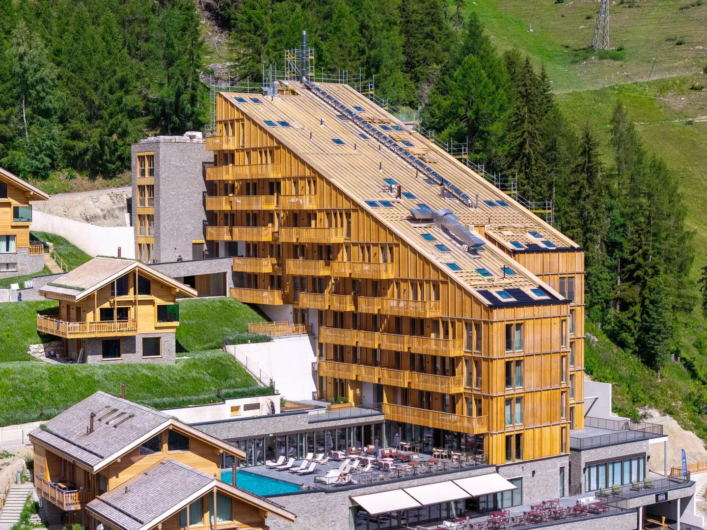 GRIMENTZ - GUERNERES EXCLUSIVE LODGE - THE RESIDENCE WITH EXCLUSIVE SERVICES! - Photo 2 of 13