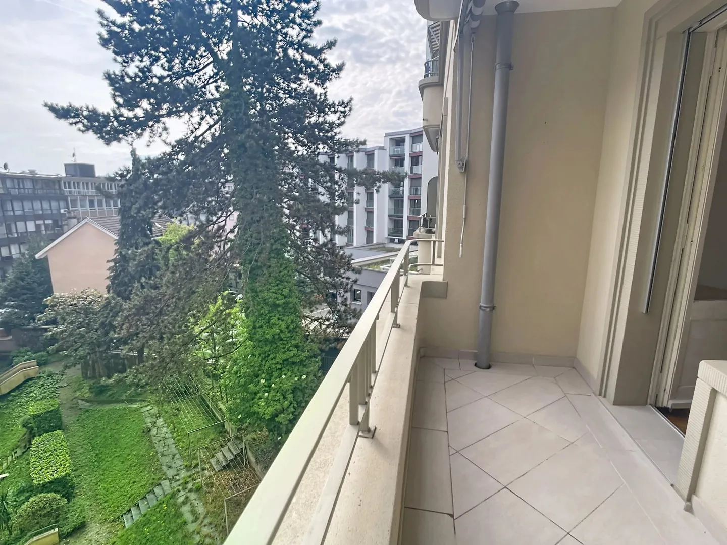 Appartement de charme 2,5 pièces - Photo 3 sur 9