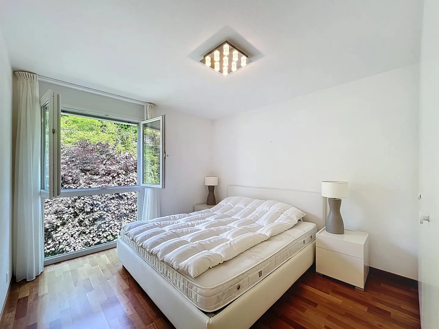 Calm, comfort and elegance with a view of the lake - Photo 6 of 11