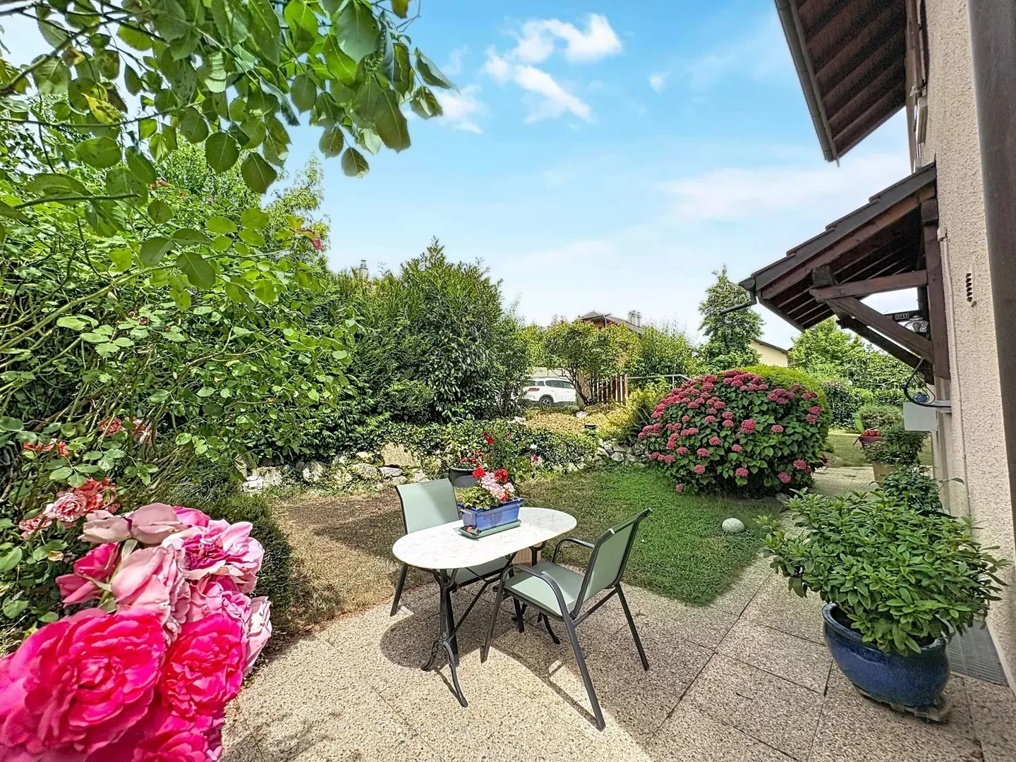 Familienhaus mit 5-6 Zimmern ohne jegliche Belästigung - Foto 3 von 13