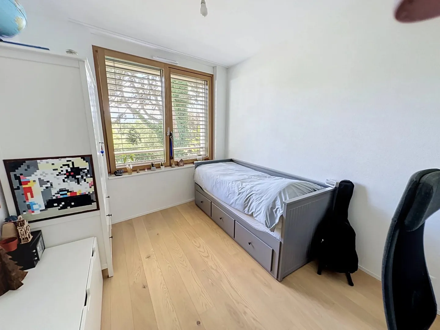 Light-filled family villa with garden, an ideal living environment close to all amenities. - Photo 8 of 13