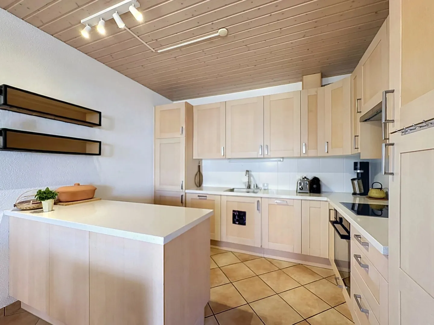 Wunderschöne 4,5-Zimmer-Penthouse mit Mezzanin + Garage-Box - Foto 9 von 12