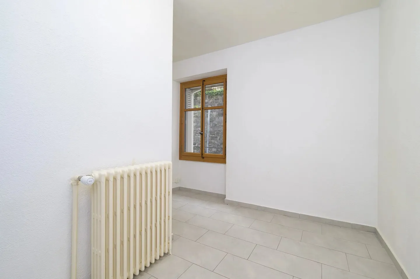 80 m² office for rent in downtown Lausanne - near the Flon district - Photo 7 of 8