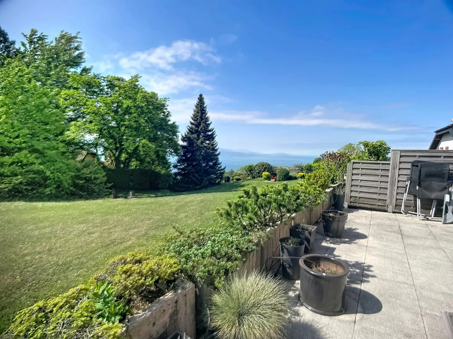 2.5 rooms with 38 m2 terrace - lake view - Photo 1 of 12