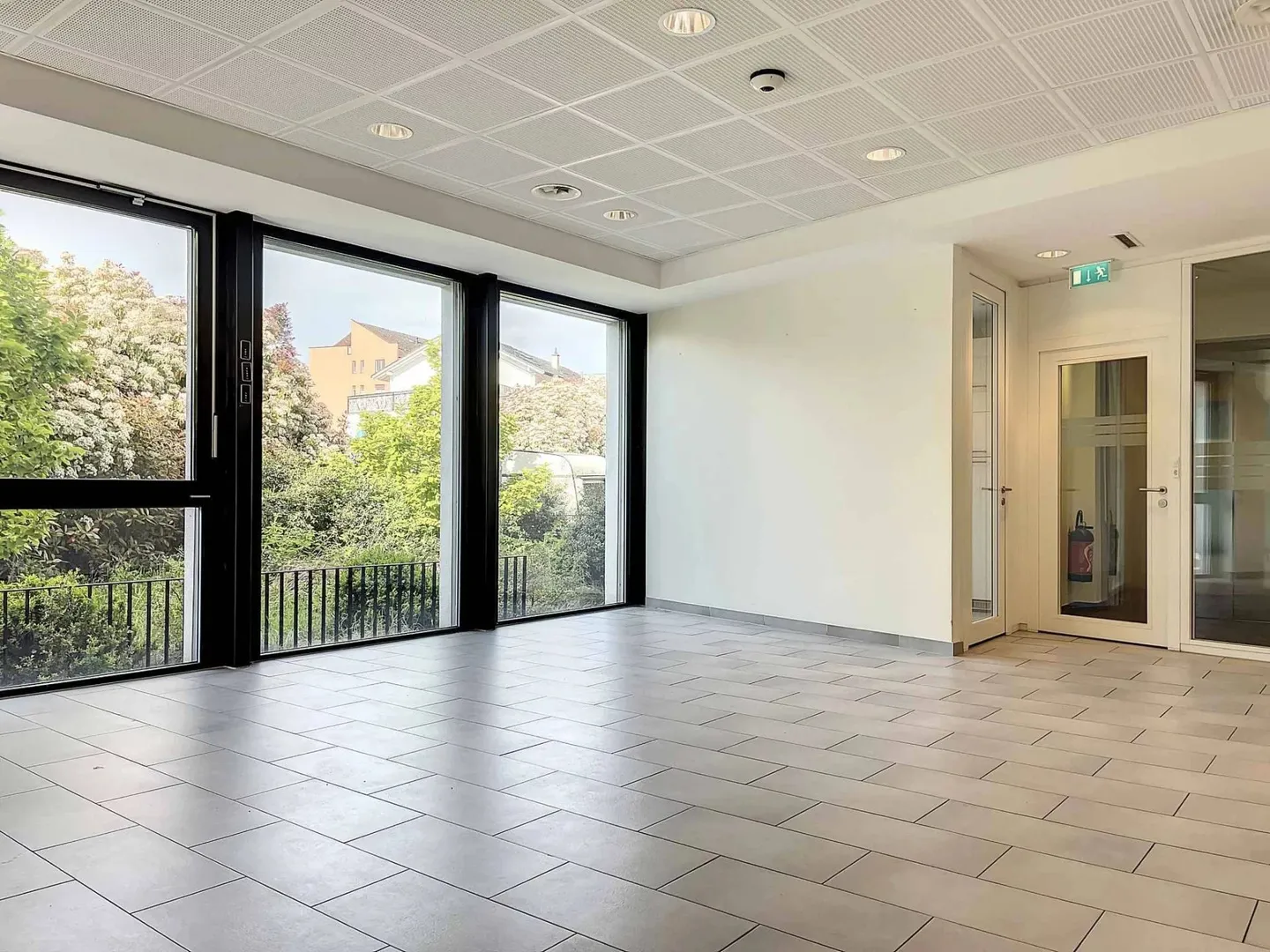 Immeuble mixte de 1'400 m2 à louer - Photo 5 sur 13