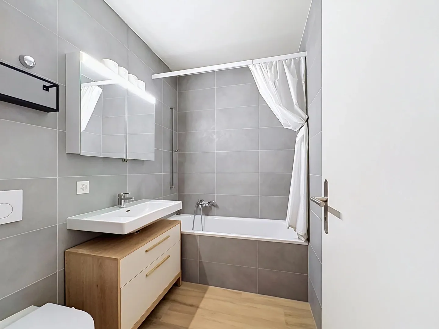Wunderschöne 4,5-Zimmer-Penthouse mit Mezzanin + Garage-Box - Foto 6 von 12