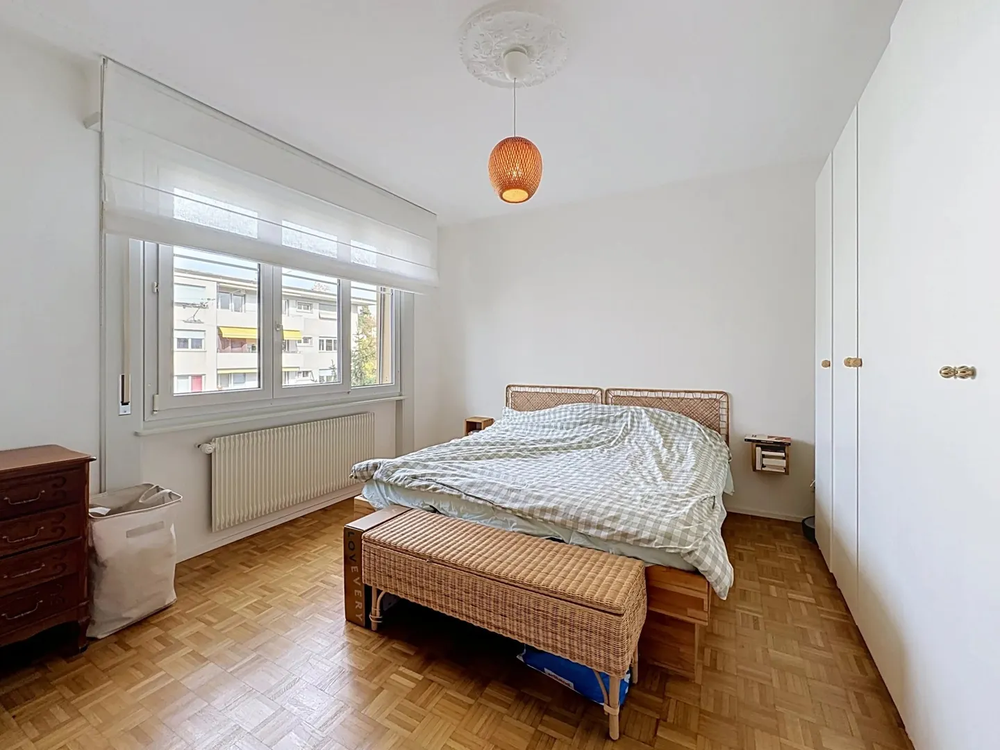 Charmante 4,5-Zimmer-Wohnung mit Stuck und ungewöhnlich hohen Decken - Foto 5 von 10