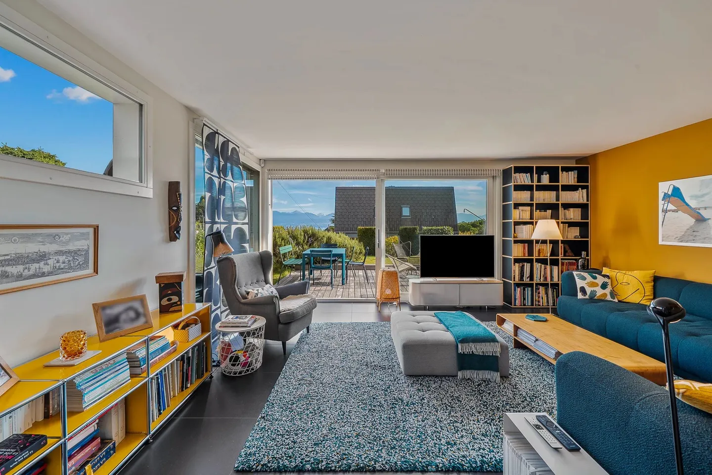 Contemporary terraced house of 140 m2 living space with lake view - Photo 4 of 13