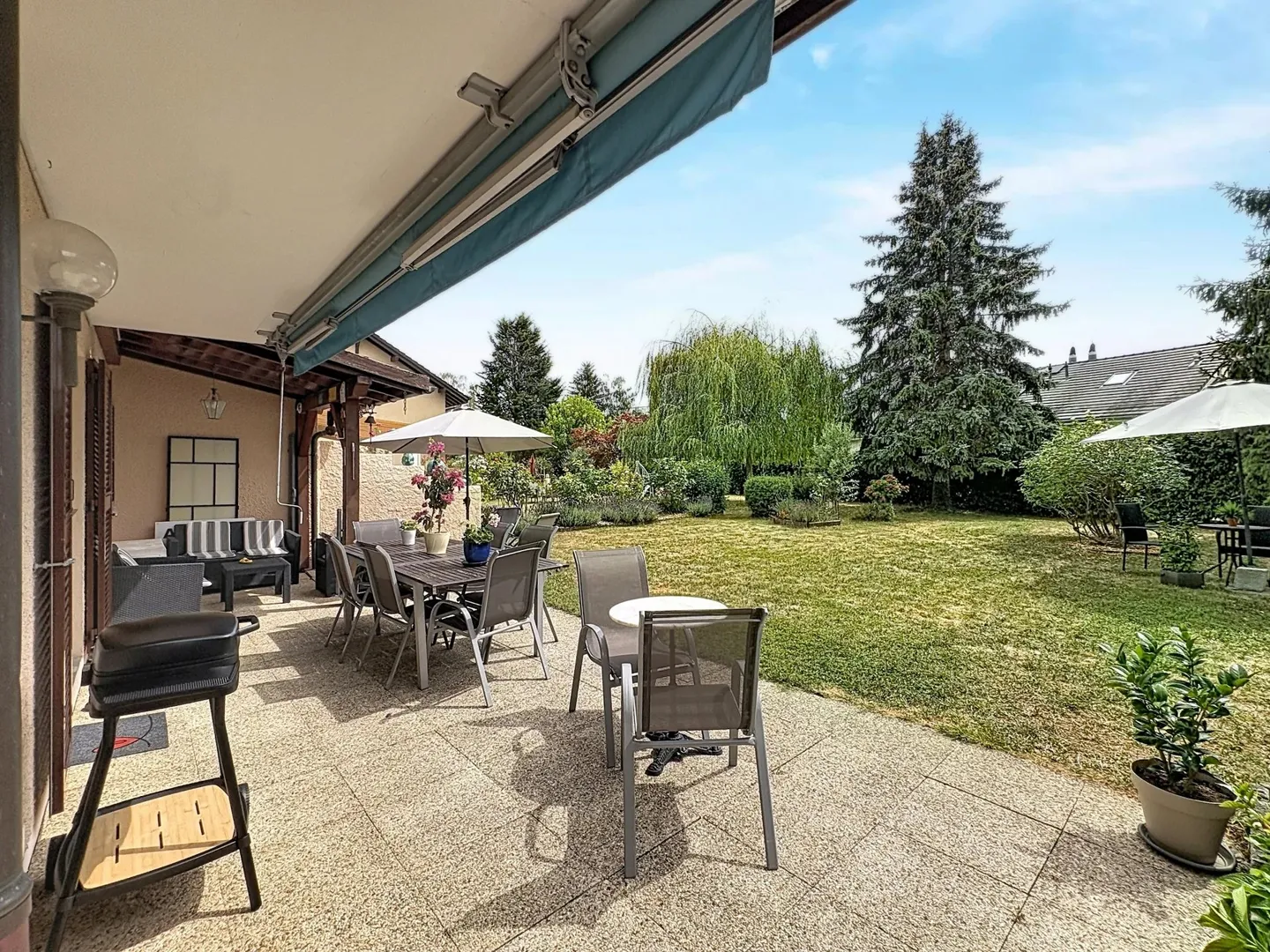 Familienhaus mit 5-6 Zimmern ohne jegliche Belästigung - Foto 2 von 13