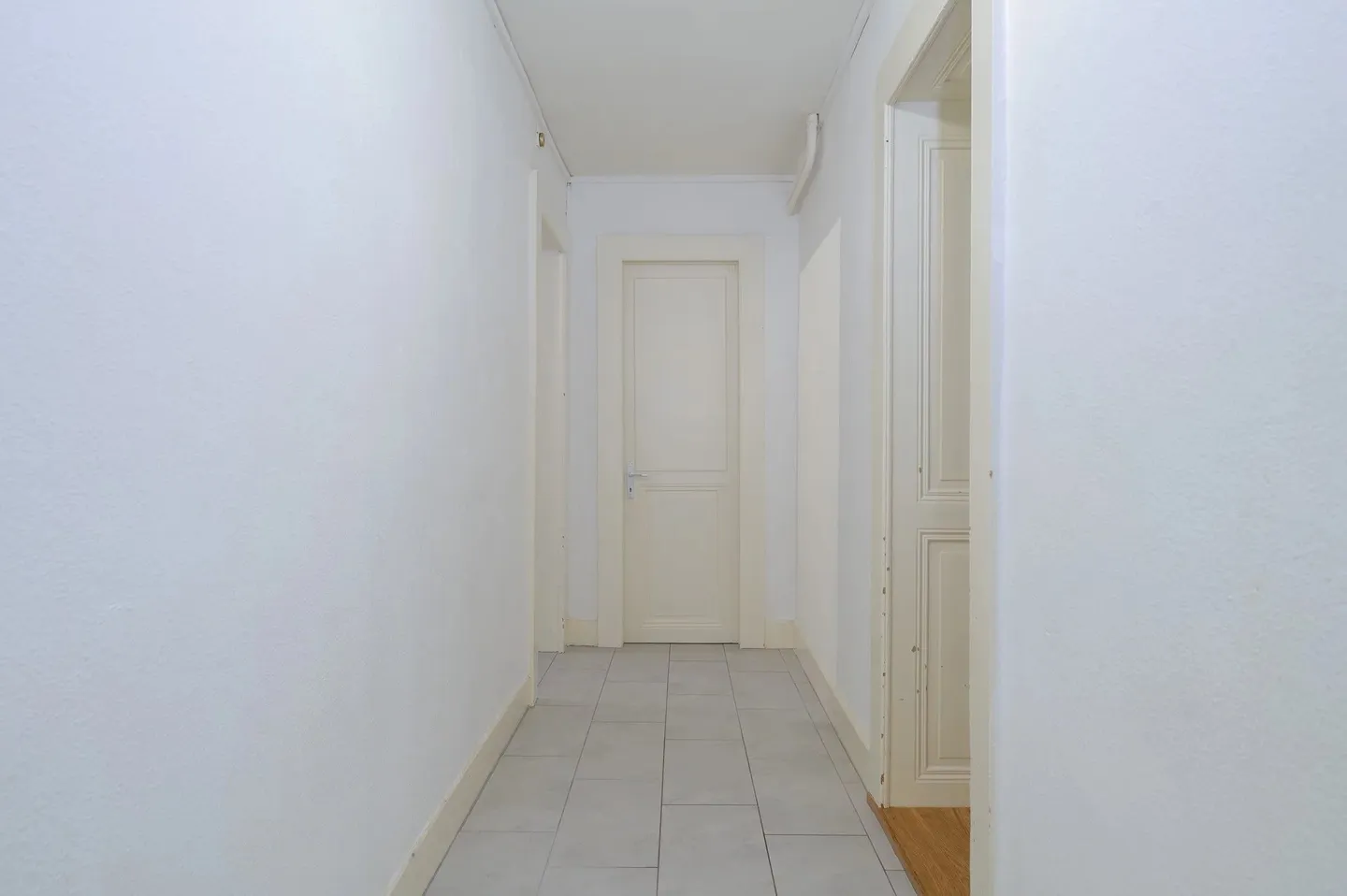 80 m² office for rent in downtown Lausanne - near the Flon district - Photo 5 of 8