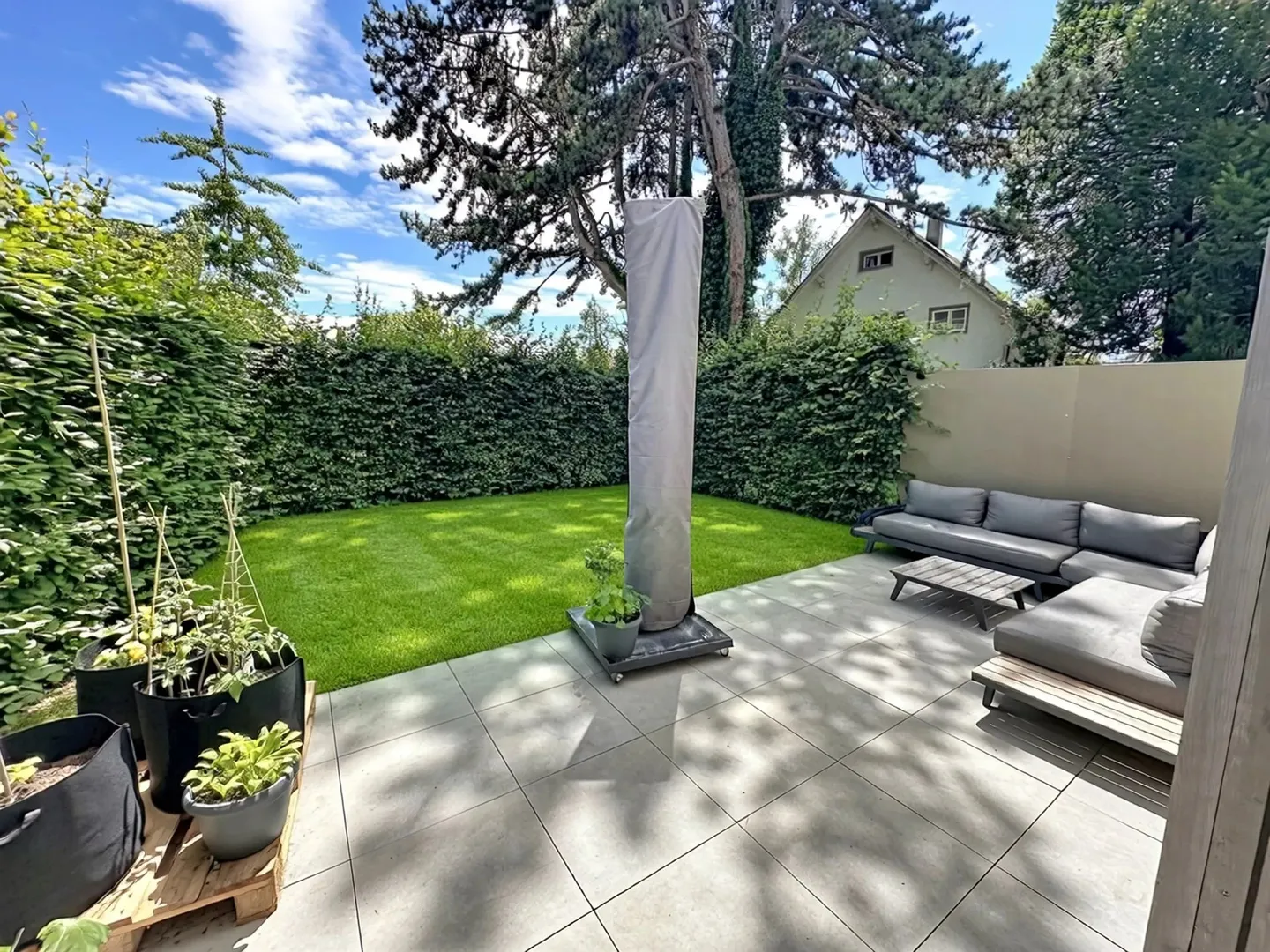 Light-filled family villa with garden, an ideal living environment close to all amenities. - Photo 6 of 13