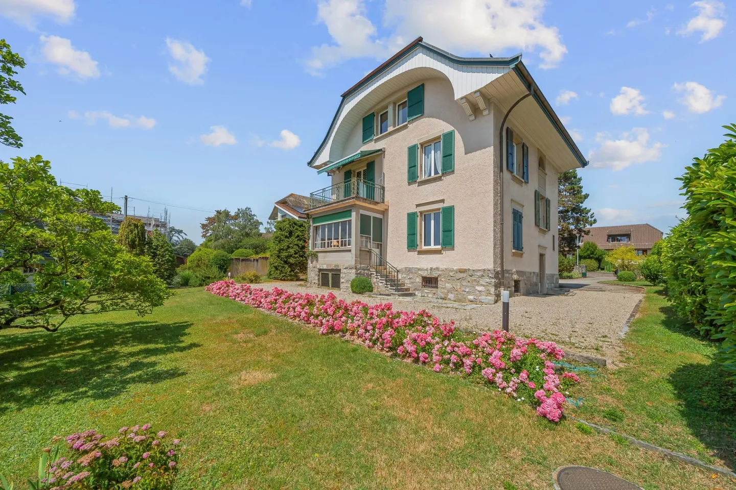 Maestosa villa di carattere di 7,5 locali con vista lago - Foto 1 di 13