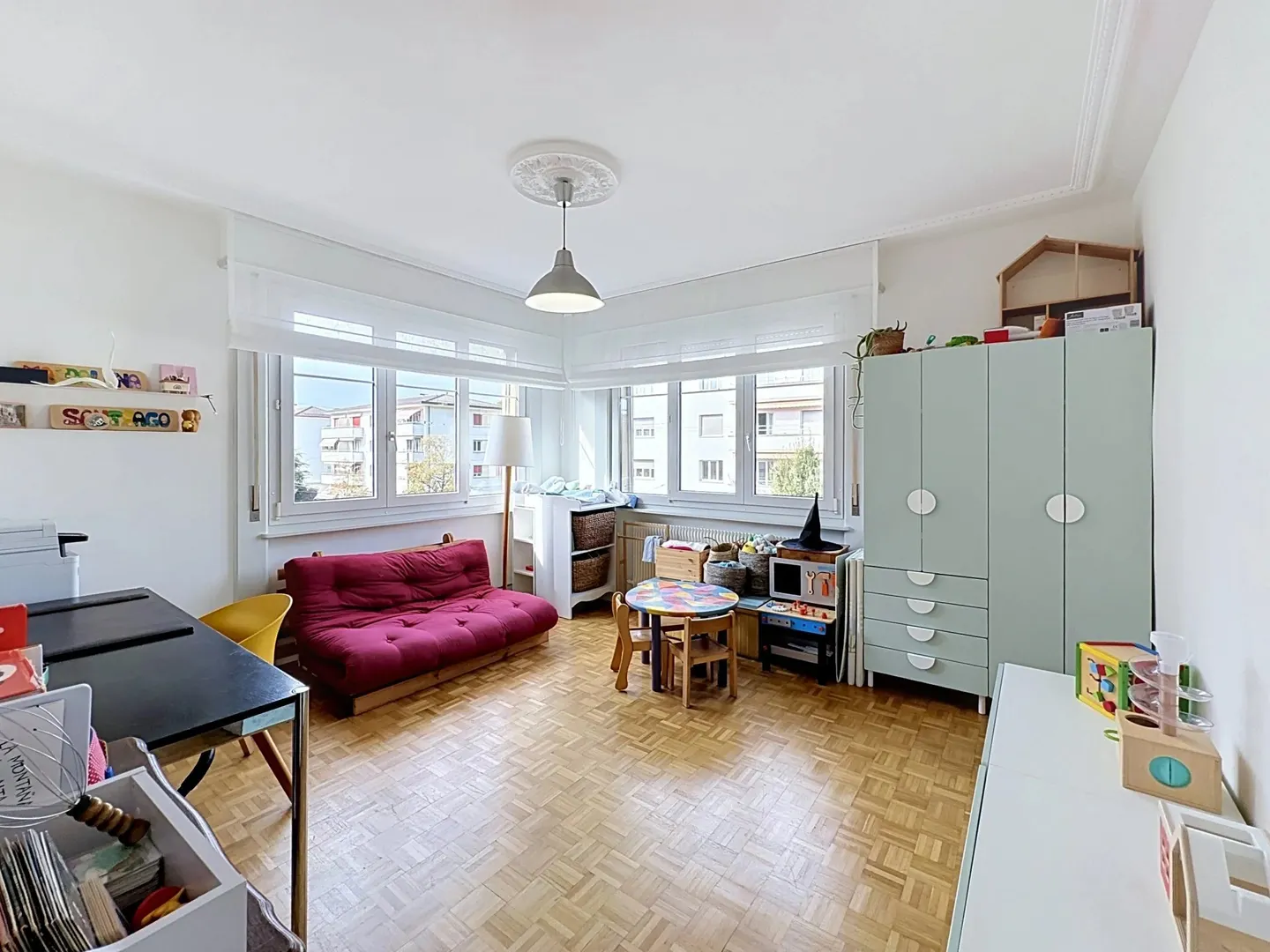 Charmante 4,5-Zimmer-Wohnung mit Stuck und ungewöhnlich hohen Decken - Foto 7 von 10