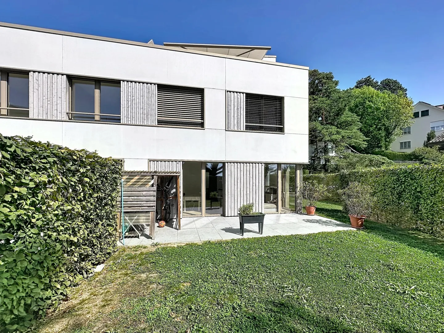 Villa familiale baignée de lumière avec jardin, un cadre de vie idéal à proximité de toutes les commodités. - Photo 11 sur 13