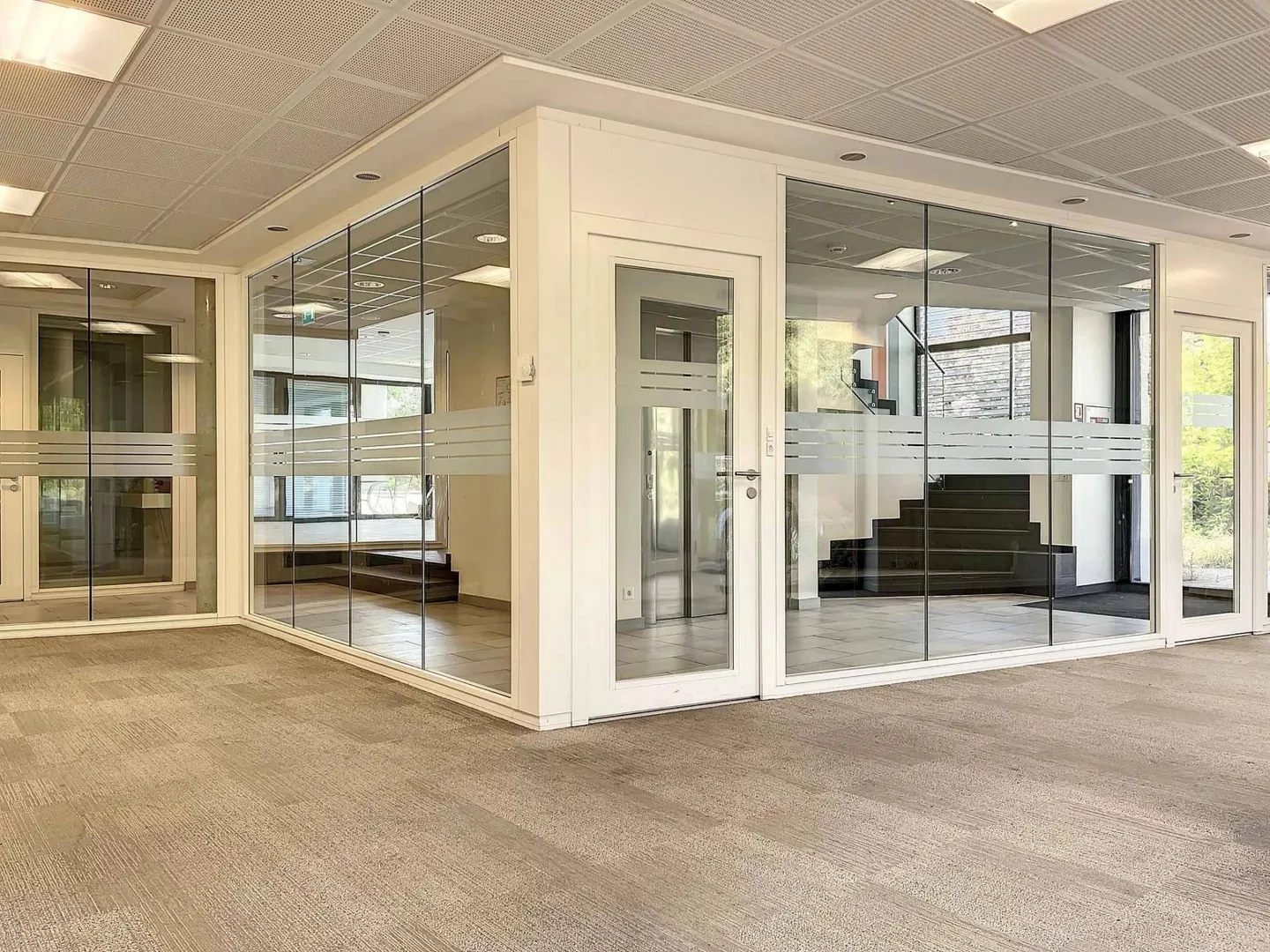 Immeuble mixte de 1'400 m2 à louer - Photo 2 sur 13