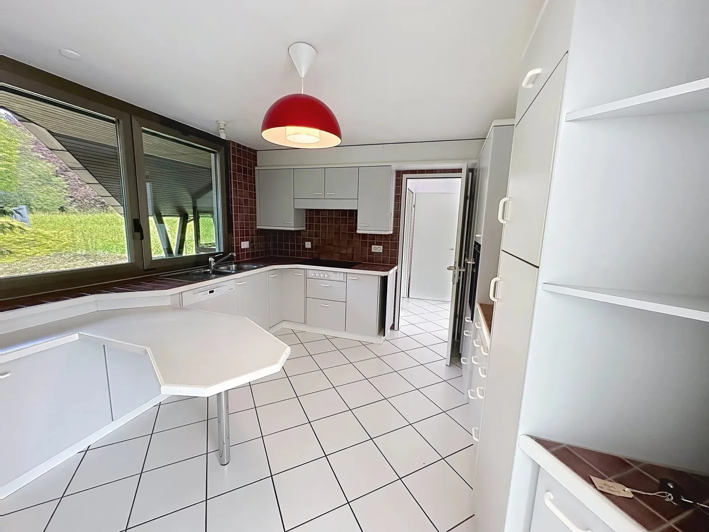 Spacious Apartment for Rent in Epalinges - Photo 3 of 13